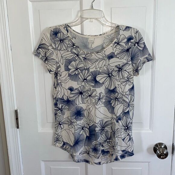 GAP Tops - 🔥3/$20🔥 GAP Luxe floral print tee size S